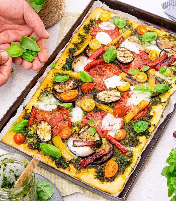 Recept: Zomerpizza met courgette en aubergine