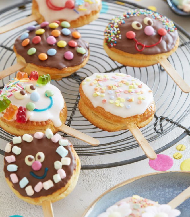kleurrijke carnaval lollies