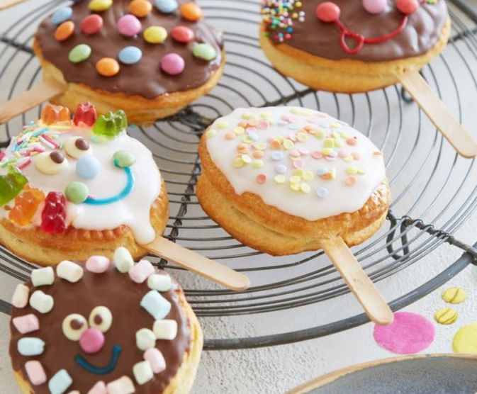 kleurrijke carnaval lollies